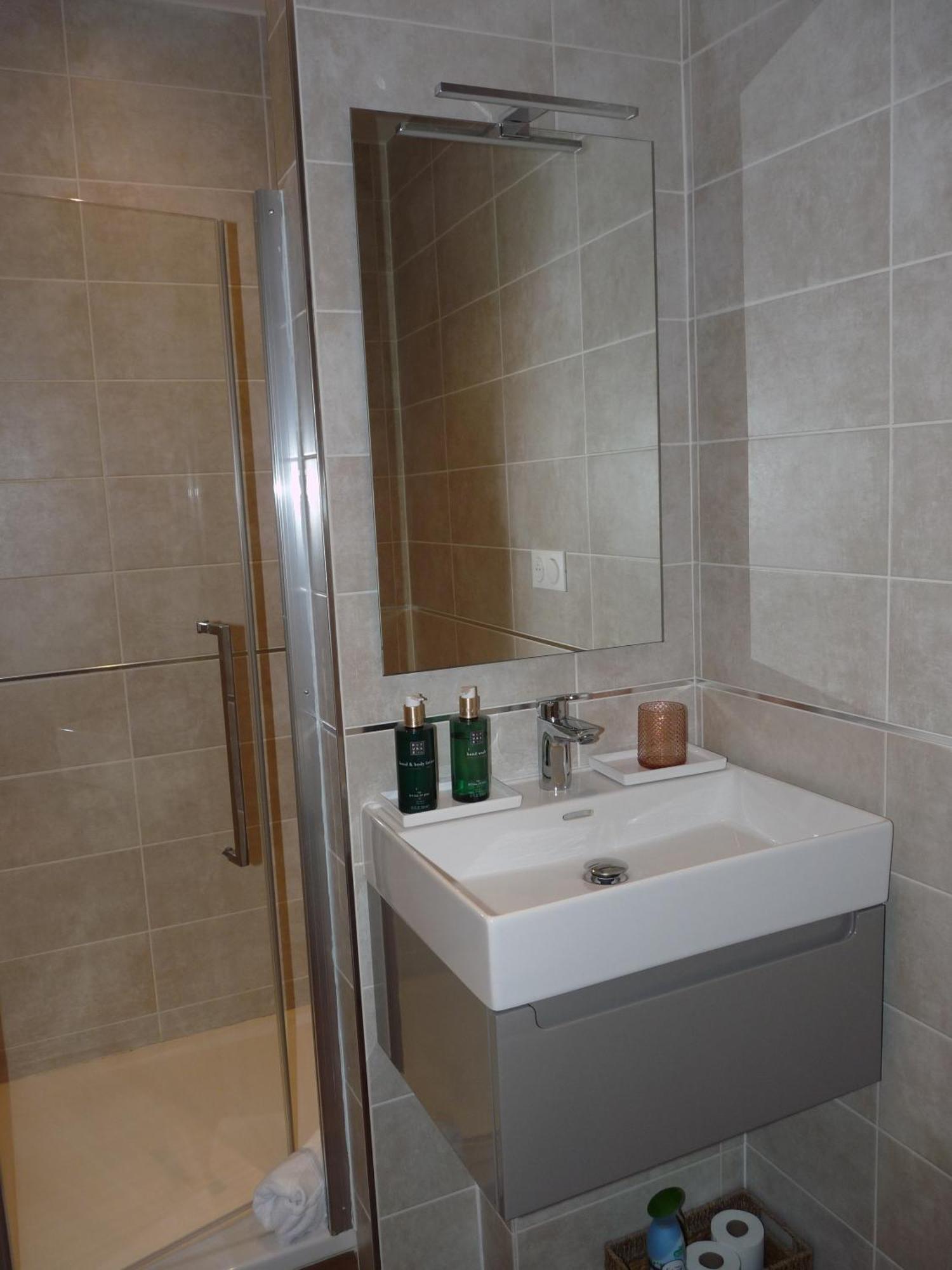 Le Limas Bed & Breakfast Avignon Phòng bức ảnh